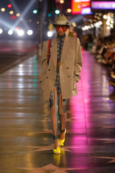 Look 39